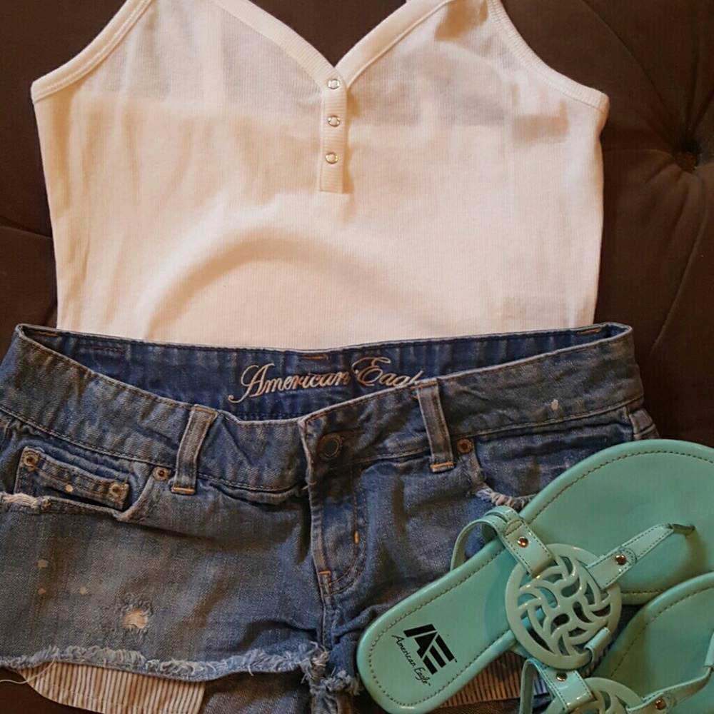 American eagle size 4 light blue jean shorts